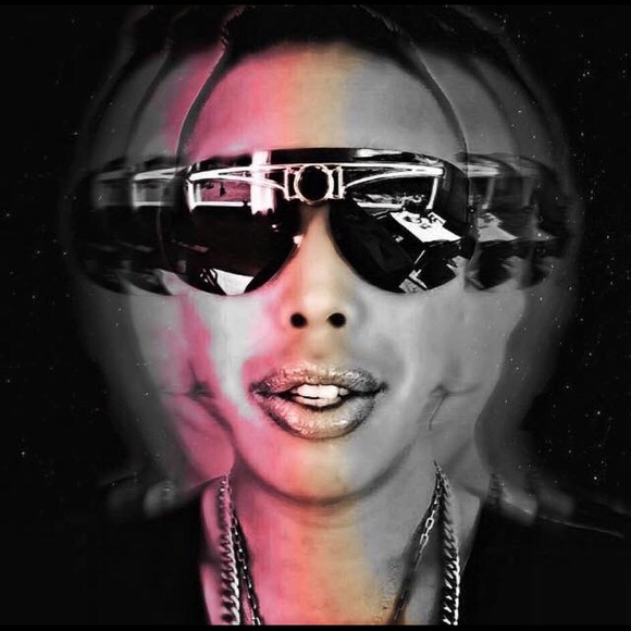 Meet your Posher, Travis - Picture 1 of 1